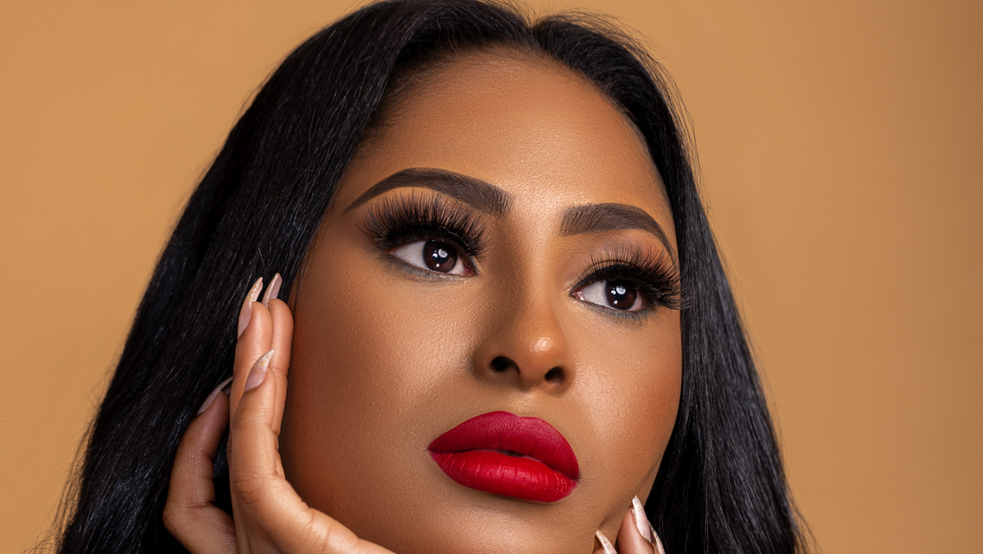 lady with beautiful eyelashes